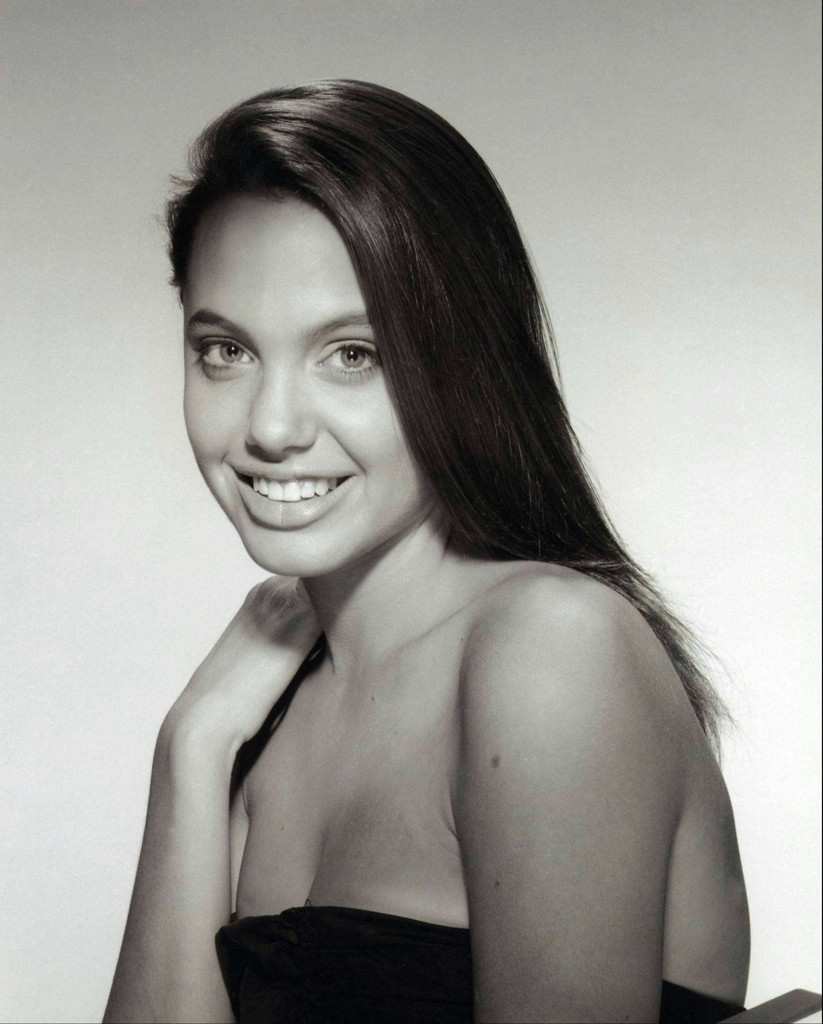 Young and beautiful - Angelina Jolie - Angelina Jolie, Old photo, Beautiful girl, Longpost