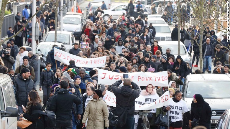 Protests erupt in suburban Paris after being raped by police - France, Rally, Изнасилование, Police