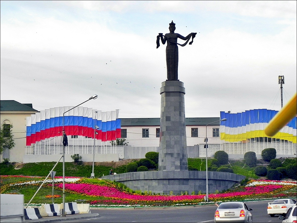 Мать Бурятия памятник в Улан-Удэ