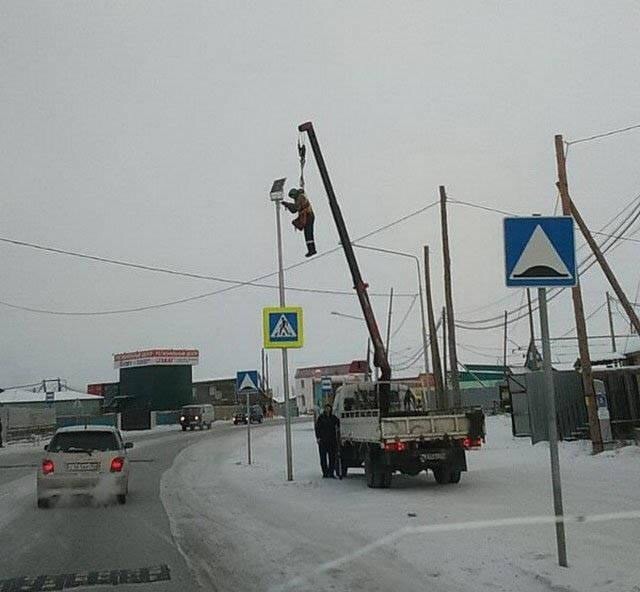 Угадай страну по фото. - Рабочие, Кран, Воровайки