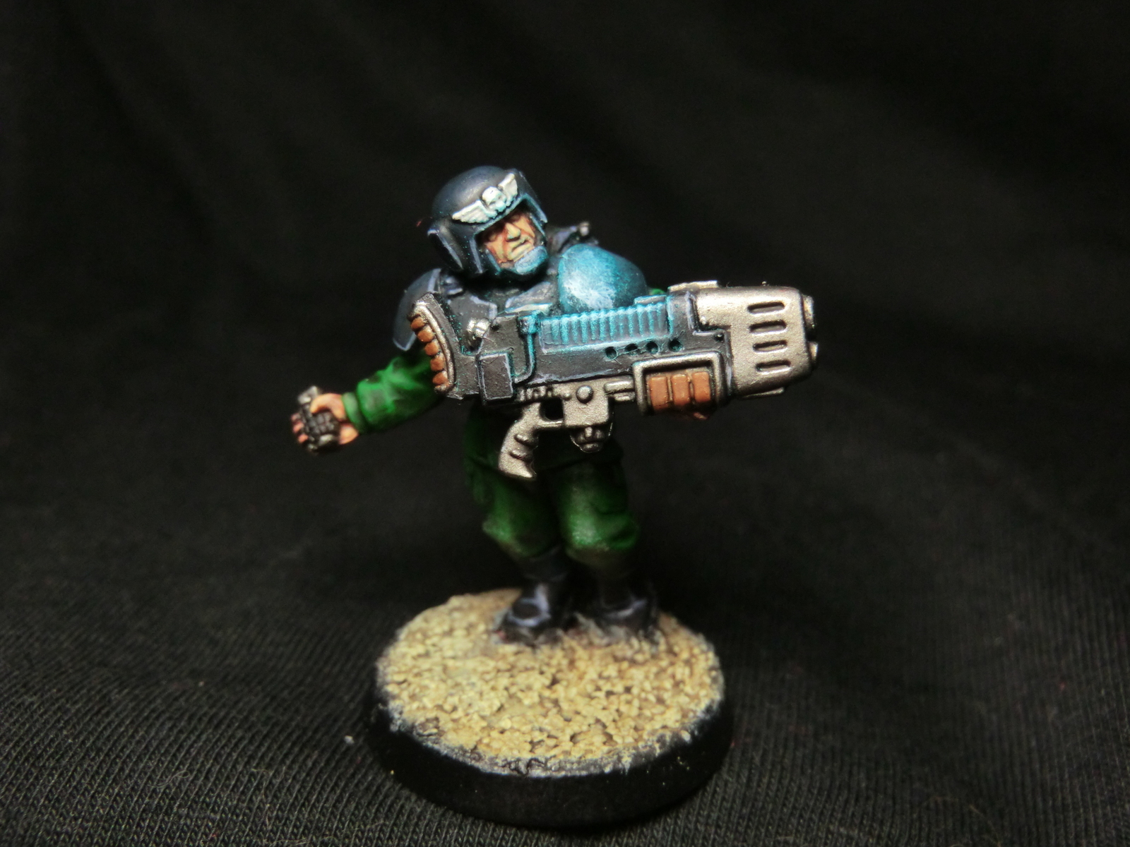 Commander of the Guard or my attempts at glow - My, Warhammer 40k, Imperial guard, Conversion, Painting, Wh miniatures, Astra Militarum, Plasma, Imperium, Longpost