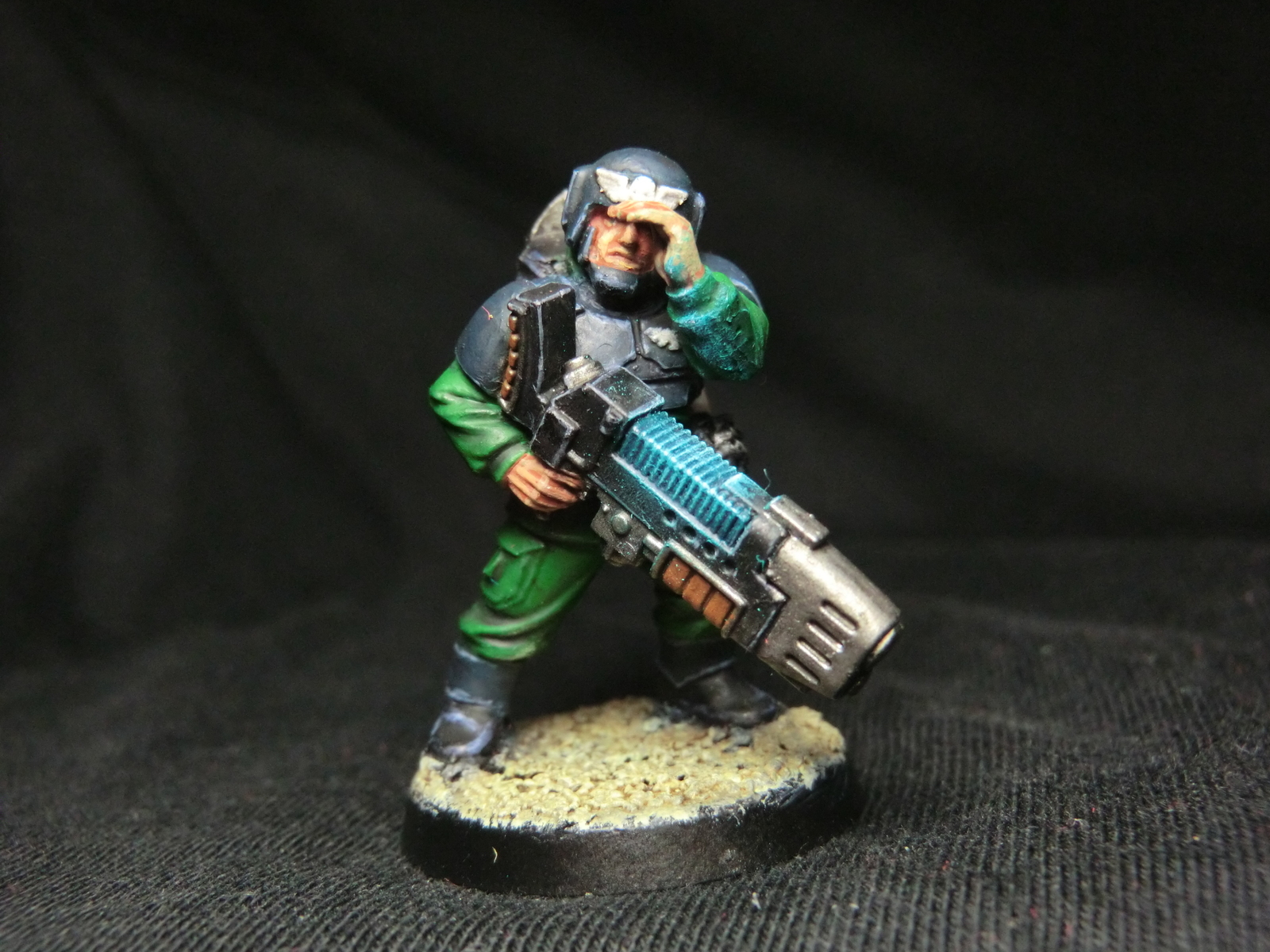 Commander of the Guard or my attempts at glow - My, Warhammer 40k, Imperial guard, Conversion, Painting, Wh miniatures, Astra Militarum, Plasma, Imperium, Longpost