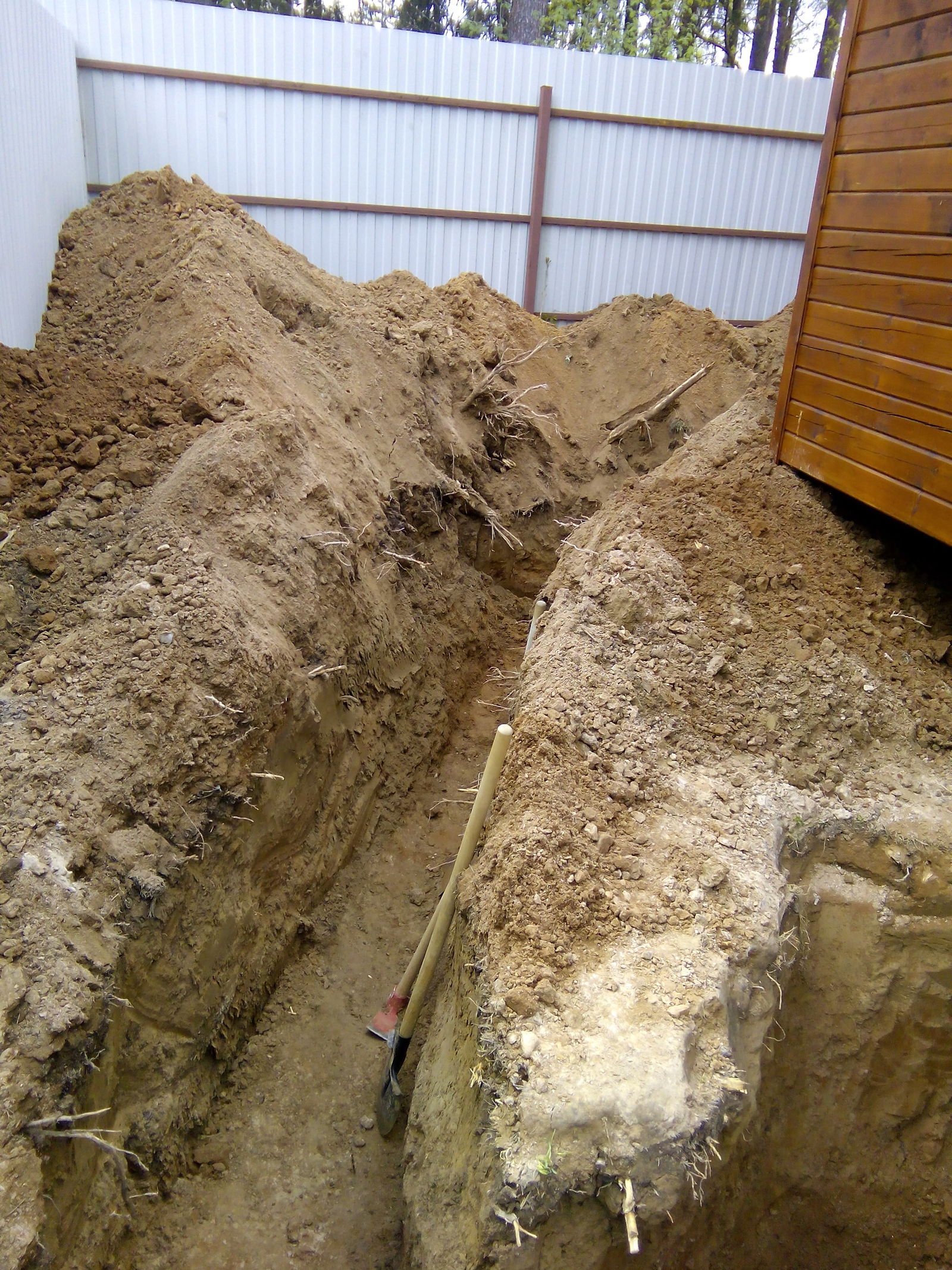 How do we hook up the plumbing and septic tank? Part 1. - My, Building, Plot, Vacation home, Water pipes, Longpost