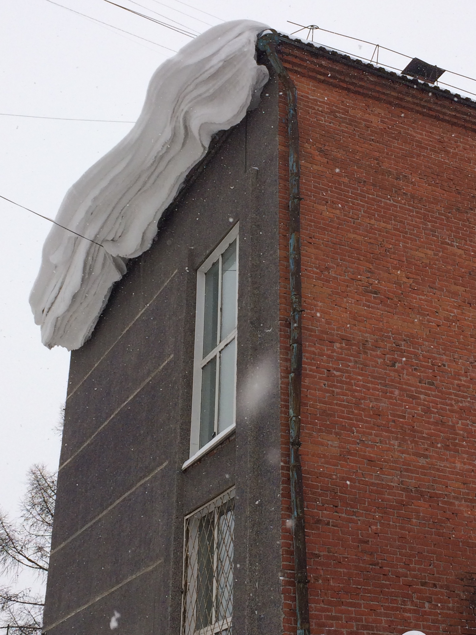 Snowy winter. - My, Winter, Cornice, Snow, Roof, Longpost