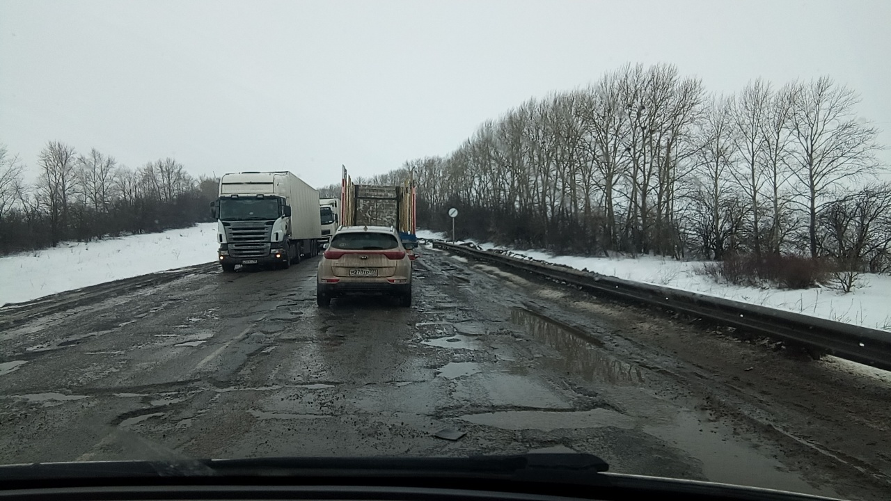 Федеральная трасса М5 Урал в Рязанской области. От Москвы 300 км. примерно. - Рязань, Дорога, Яма, Трасса