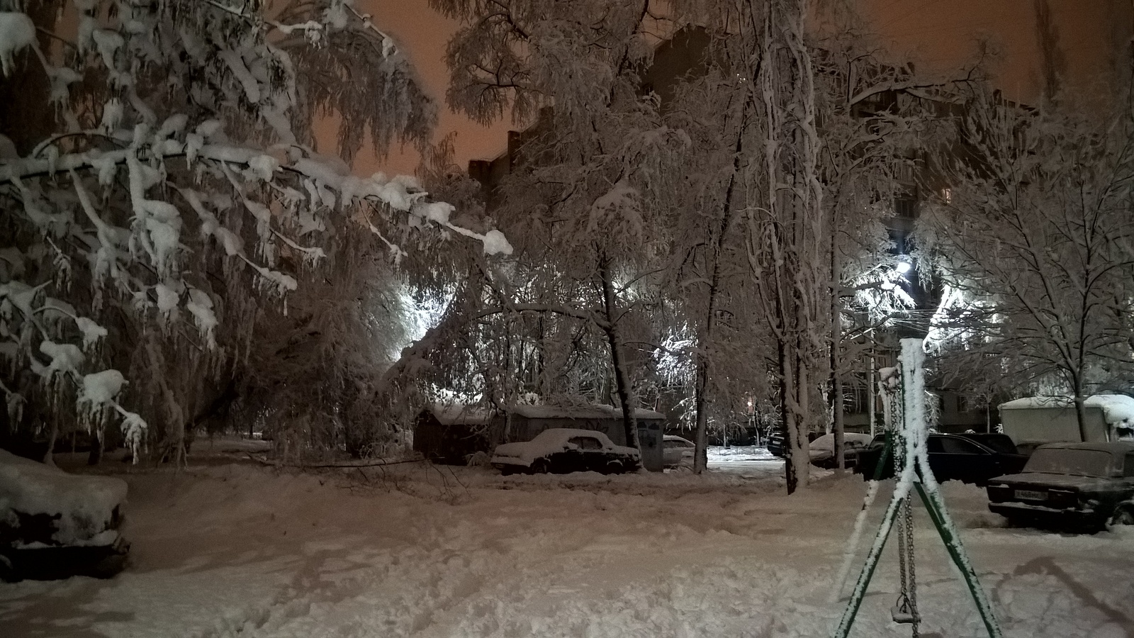 Еще недавно зима, но скоро... - Моё, Фотография, Зима, Воронеж, Снег, Подснежники, Авто