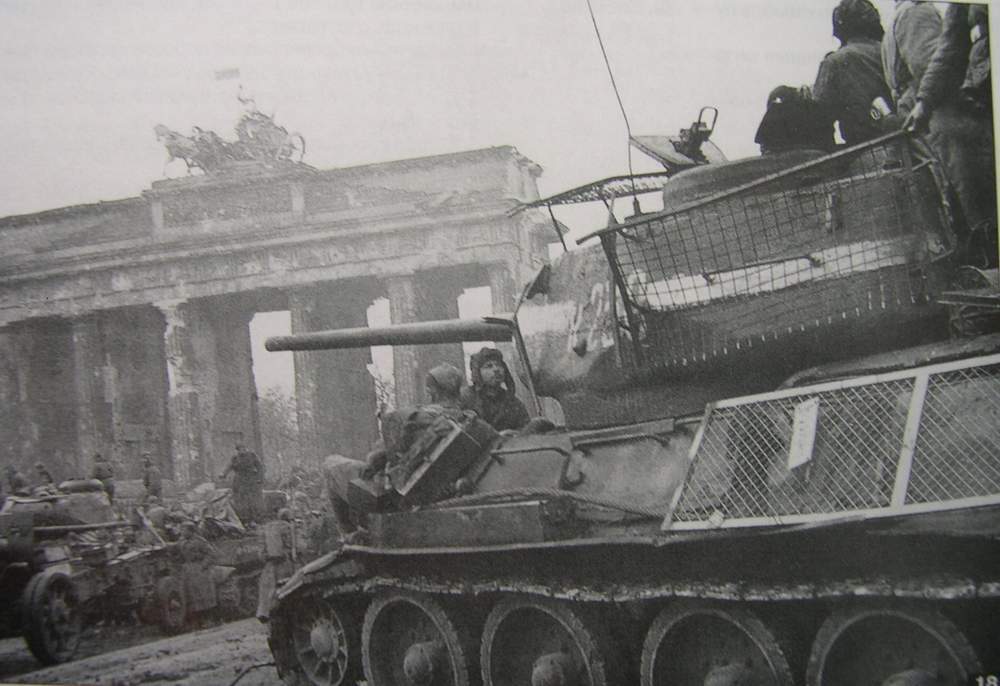 Soviet tanks in Berlin, May 1945 - The photo, 1945, The Second World War, Tanks, Longpost