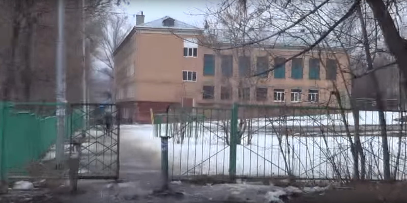 Junkyard in the backyard near school No. 106 in Saratov - School, Dump, Saratov