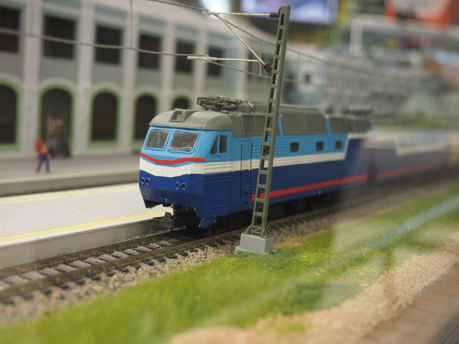 Модели поездов метрополитена используют в качестве дополнения к железнодорожному макету