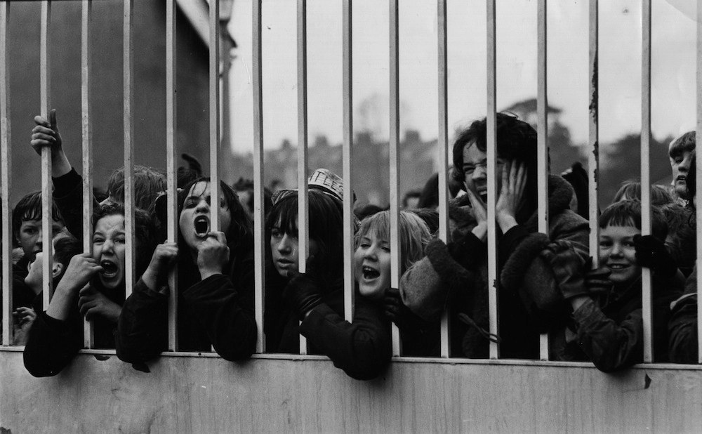 Beatles fans in London and New York, 1964. - Historyporn, The beatles, English language, New York, 1964, Longpost