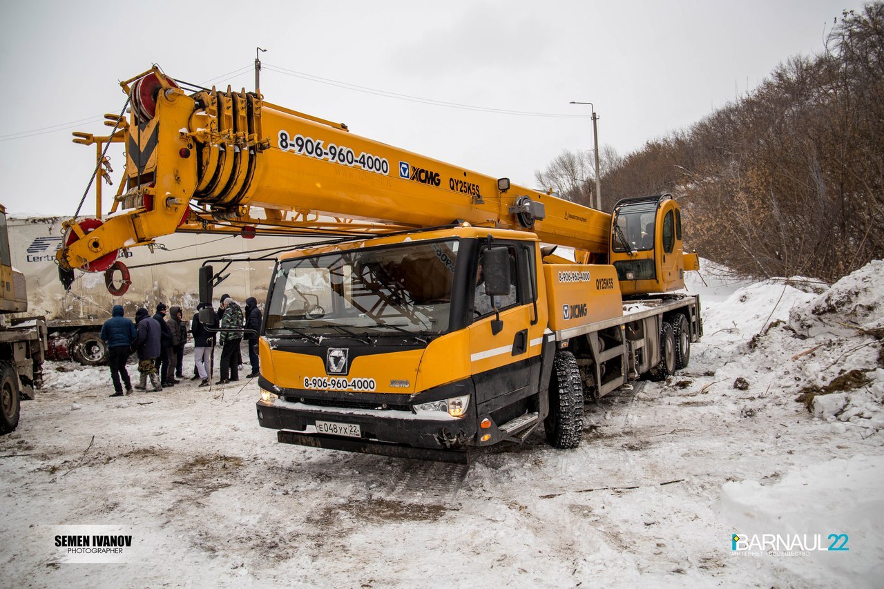 Good post. The story of helping the driver of a truck that overturned in Barnaul - Kindness, Barnaul, Car, Longpost