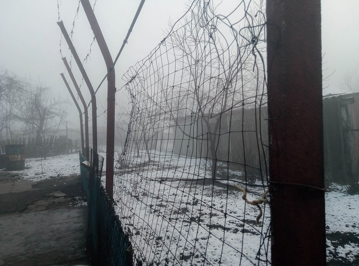 changeable weather - My, The photo, Courtyard, Snow, Fog, Weather, Longpost