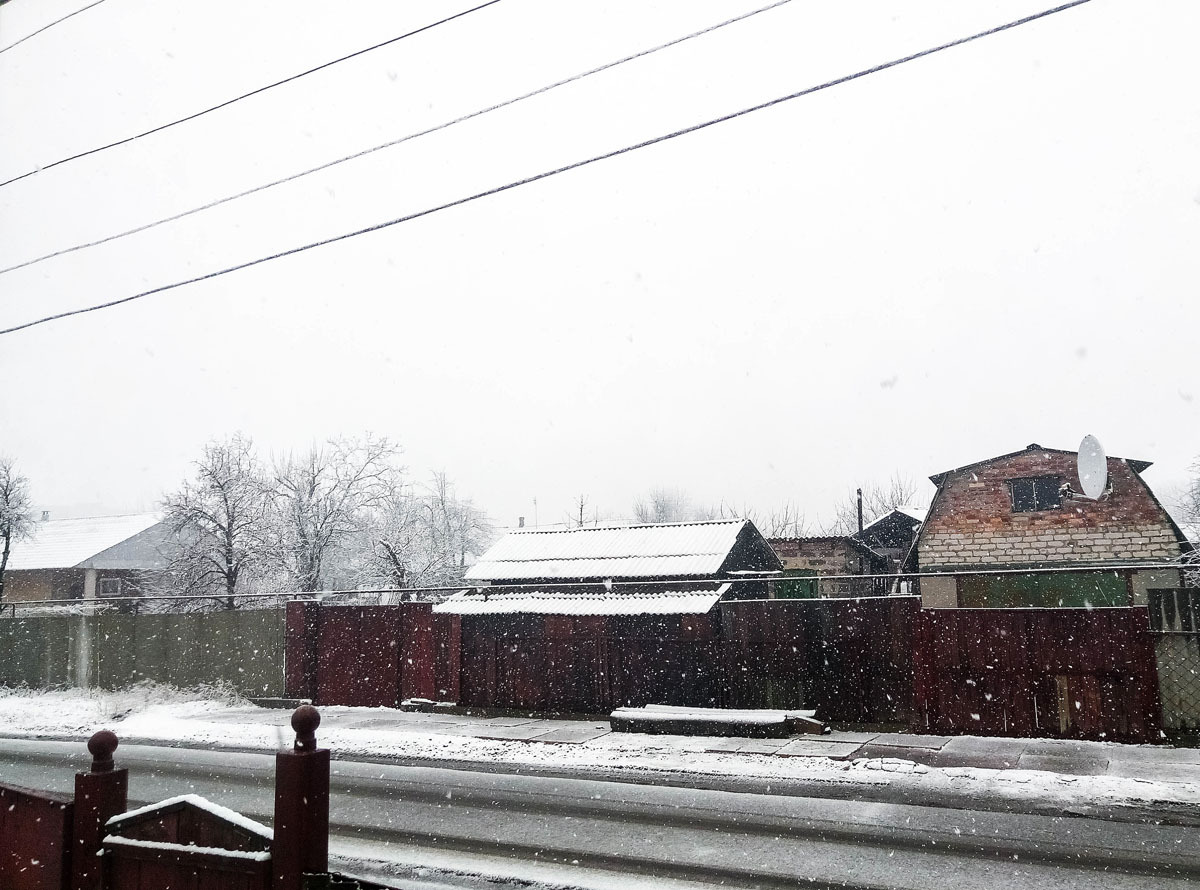 changeable weather - My, The photo, Courtyard, Snow, Fog, Weather, Longpost