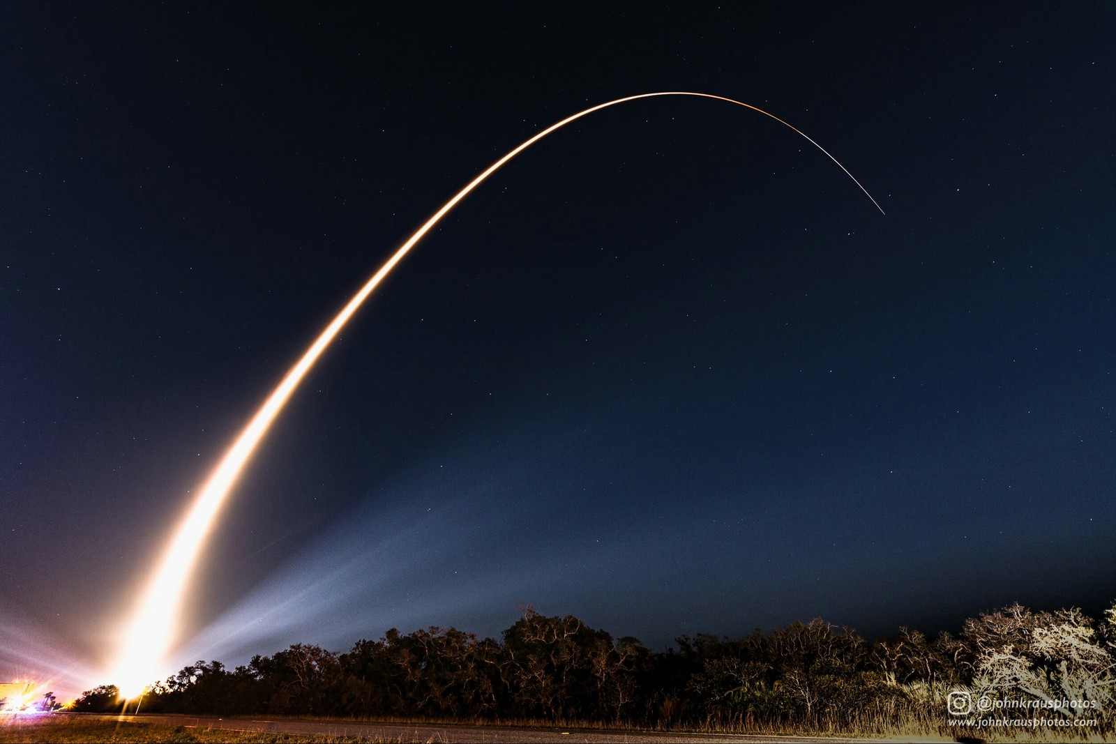 Image I took at Delta IV WGS-9 launch - Rocket, Images, Running, Rocket launch, Beautiful, Reddit