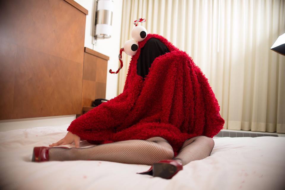 Elmo - NSFW, Elmo, Sesame street, Girls, Pose, Longpost