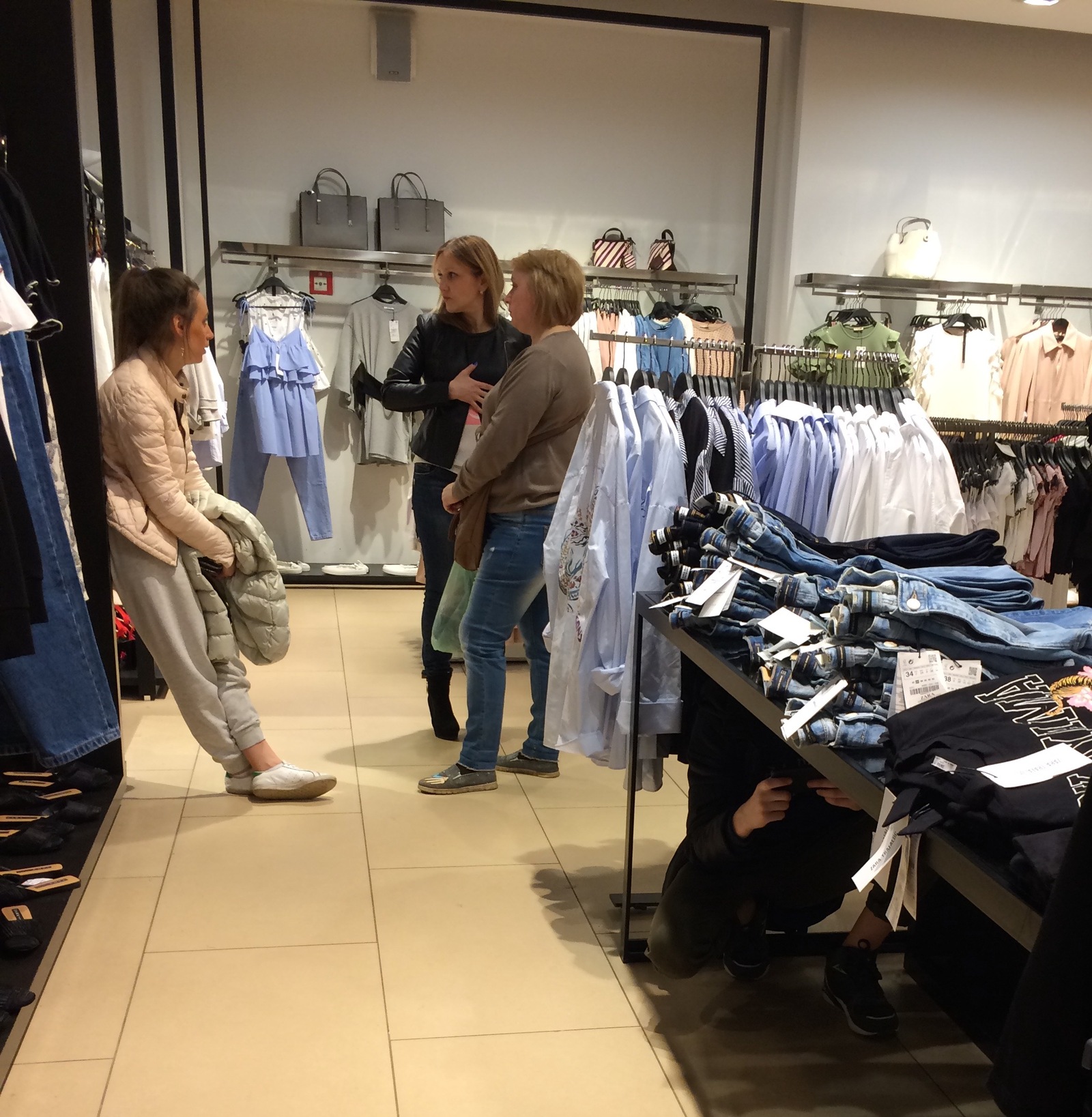 When mom met a friend in the store - My, Friend, Humor, The photo, Hide and seek, Saint Petersburg, Score