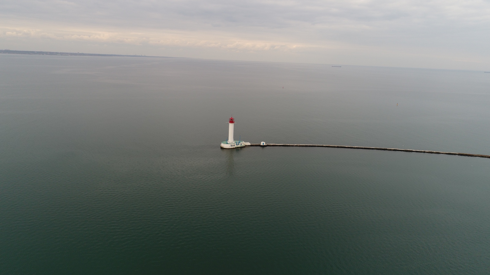 Воронцовский маяк — морская визитная карточка Одессы. - Моё, Одесса, Маяк, Море, Морской вокзал