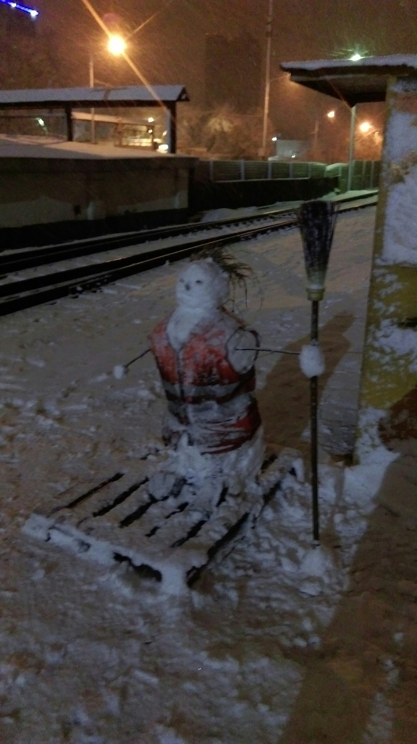 Night snow or when you are bored at work - Russian Railways, Night, snowman, Longpost