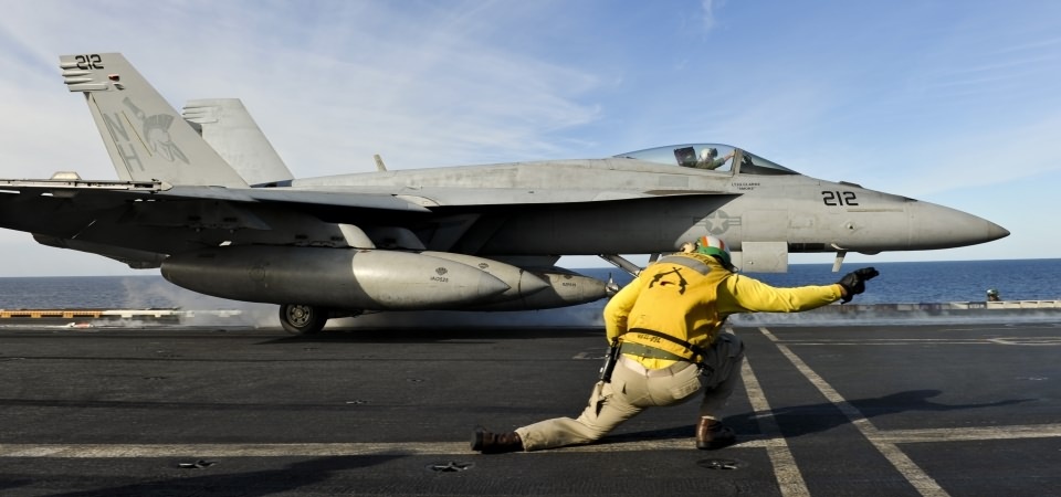 Dream job: deck traffic controller. - Aircraft carrier, Traffic controllers, Work