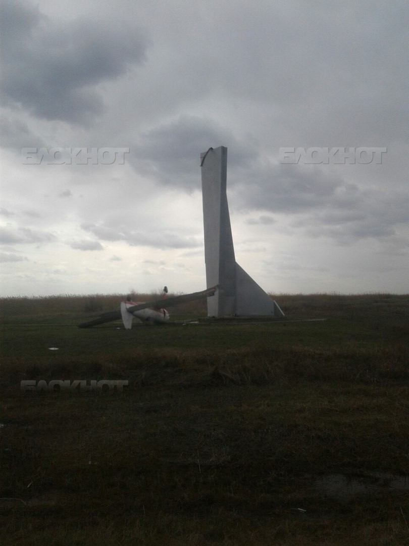 The hurricane demolished the plane from the famous stele at the entrance to the village of Romanovskaya - Airplane, Hurricane, , Longpost