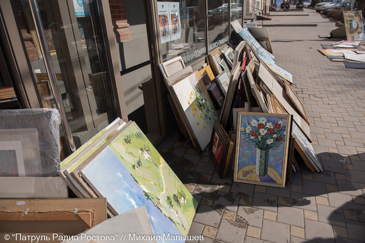 Hundreds of Modern and World Art Paintings Destroyed Due to Utility Accident - My, Painting, Gallery, Rostov-on-Don, , Utility services, Pipe break