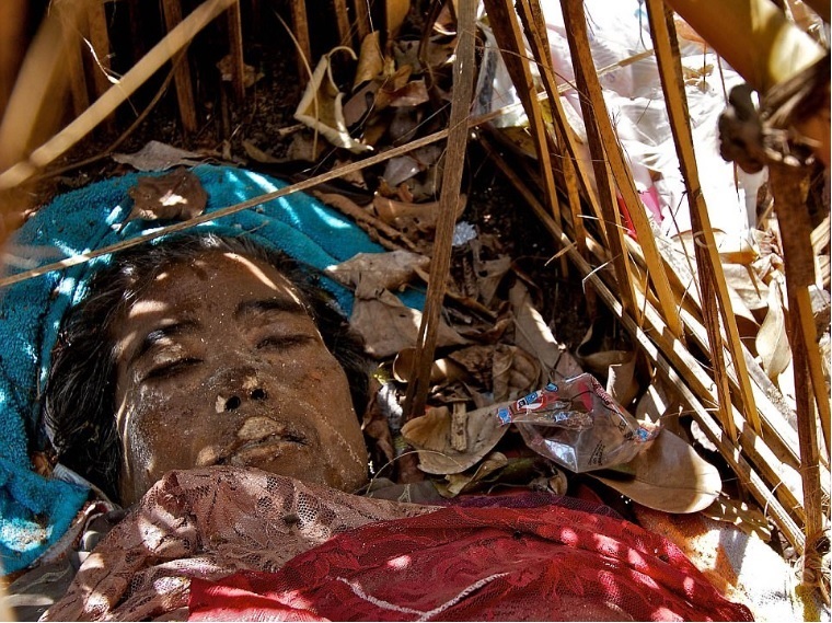 On the island of Bali, they found a clearing where dozens of the dead rot - Dead body, , Village, Island