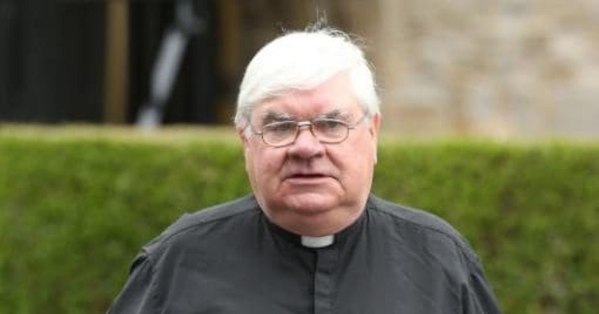 British priest spends stolen ?50,000 on oysters and women - Great Britain, Church, Priests, Theft