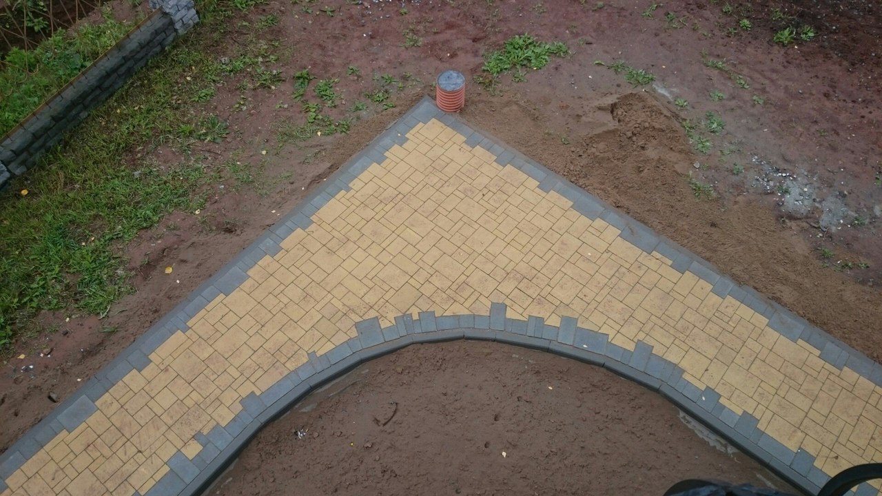 Yellow carpet with gray piping - My, Paving stones, Sidewalk, Beautification, Longpost