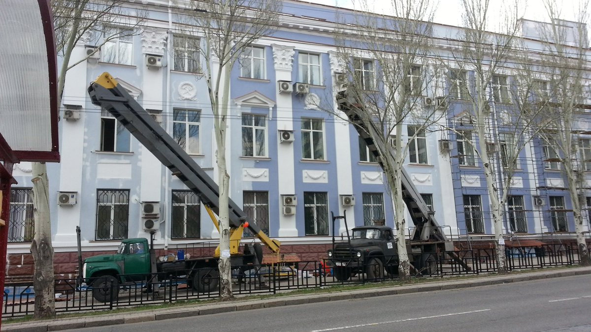 Atrocities of the separatists. Get the kids away from the screen as soon as possible. - Donetsk, DPR, Street cleaning, Террористы, May 9, Longpost, May 9 - Victory Day