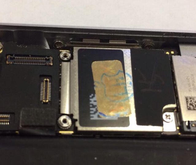 Sticker in the new iPhone 5s - iPhone 5s, Repair