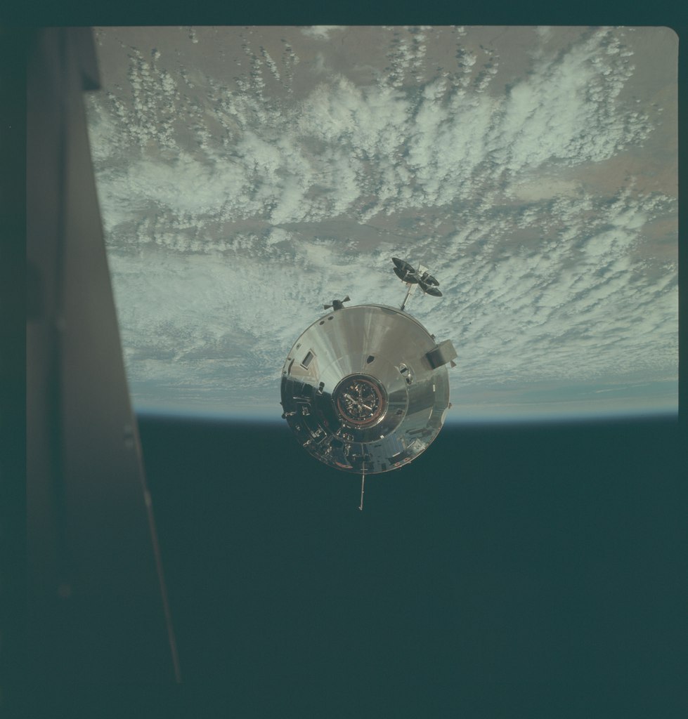 Film images from the NASA archives taken by the astronauts of the Apollo missions from 1961 to 1972. - Images, Longpost, Space, NASA, camera roll