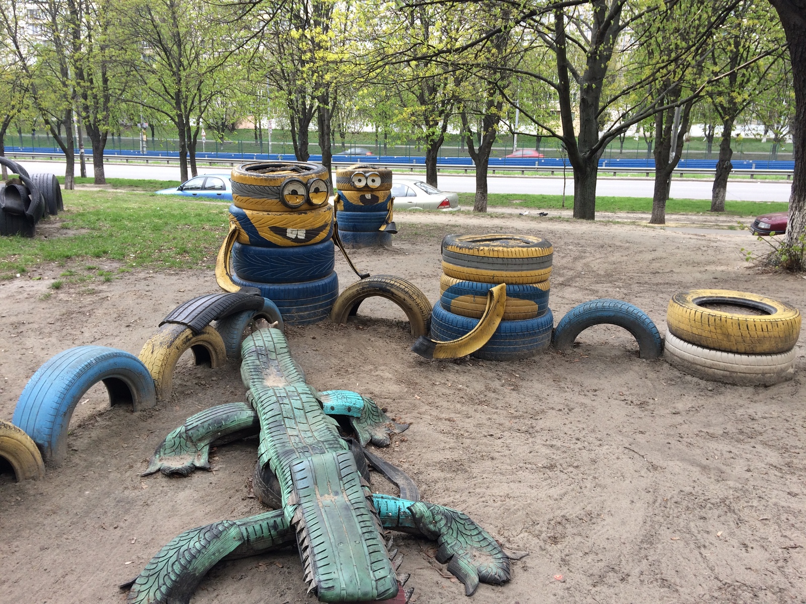 The minions are not the same anymore ... I generally keep quiet about the crocodile - My, Minions, Courtyard, Folk art