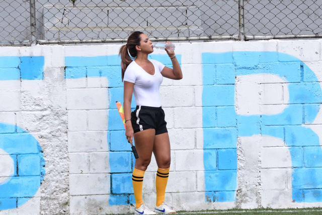 Brazilian female referee became the main star of the match - The photo, Referee, Football