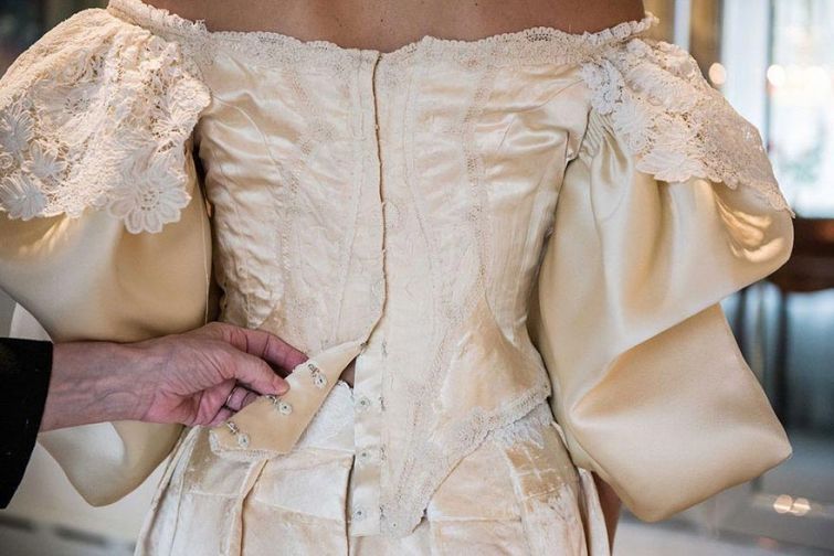 The bride became the 11th woman in her family to wear a 120-year-old wedding dress - Wedding, The photo, Longpost