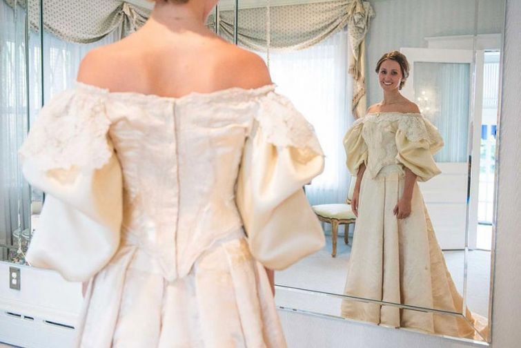 The bride became the 11th woman in her family to wear a 120-year-old wedding dress - Wedding, The photo, Longpost