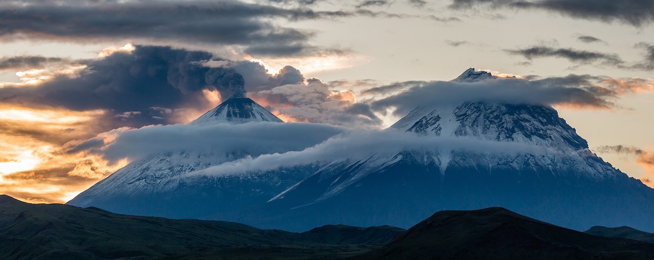 Two Giants Erupting volcanoes Klyuchevskoy and Kamen, Kamchatka. - The photo, Volcano, Kamchatka, beauty, Klyuchevskoy Volcano, Kamen volcano