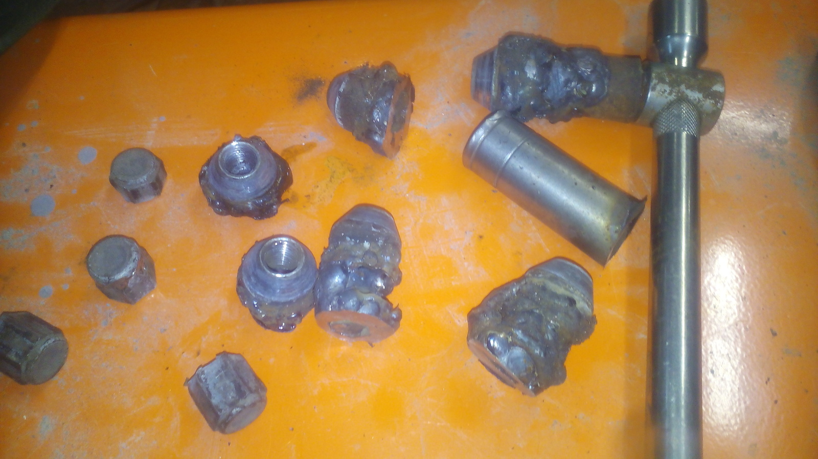 Nuts loosened - My, screw, Car service, Chrysler, Колесо, Welding, Longpost