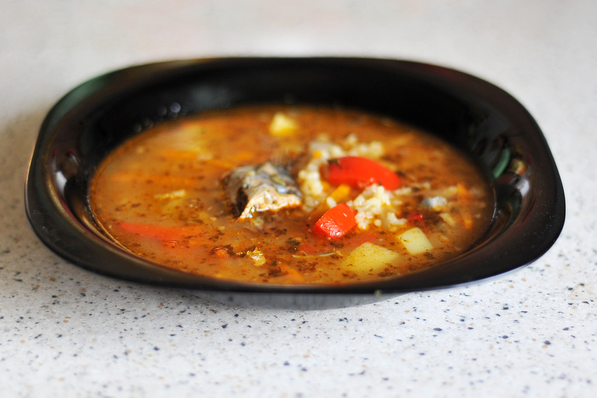 Как приготовить вкусный рыбный суп из консервов