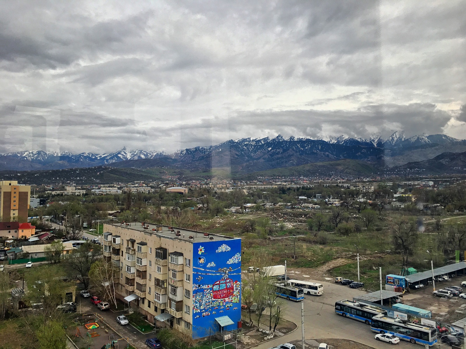 View from the Ferris wheel in front of Mega Mall (Almaty) - My, Town, Road, Sky, The mountains, The photo, My, Kazakhstan