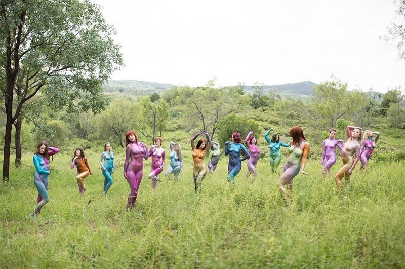 Women of all shapes and sizes strip down and cover themselves in sequins in the name of body positivity. - NSFW, The photo, Art, Body, Female, beauty, Art, Not strawberry, Longpost, Women