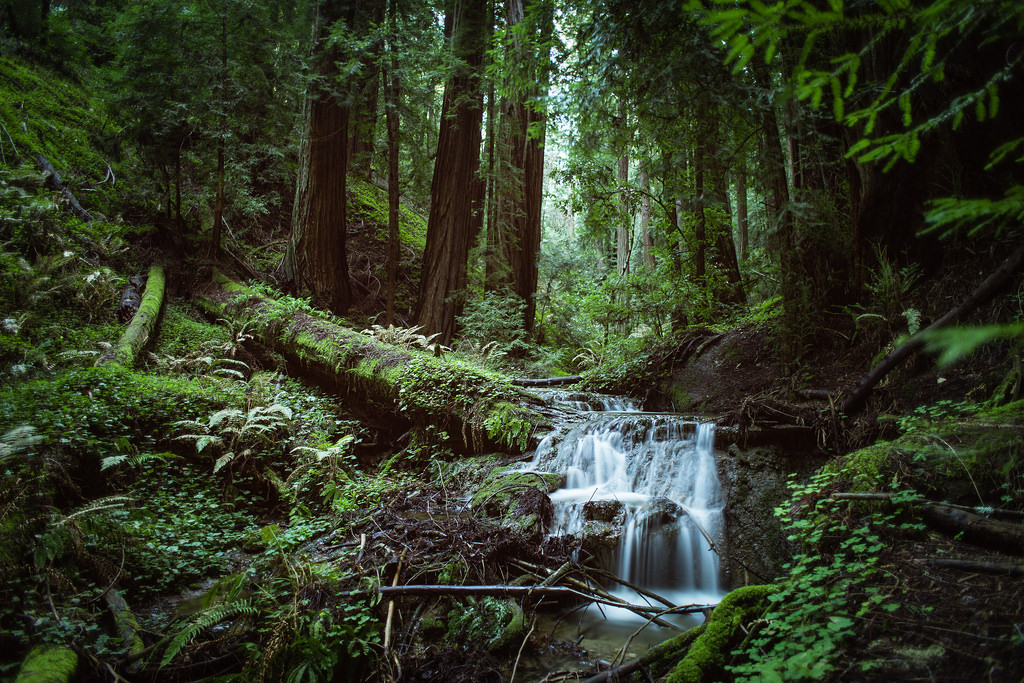 Water down the flying post. - The photo, Waterfall, The mountains, The rocks, Nature, Longpost