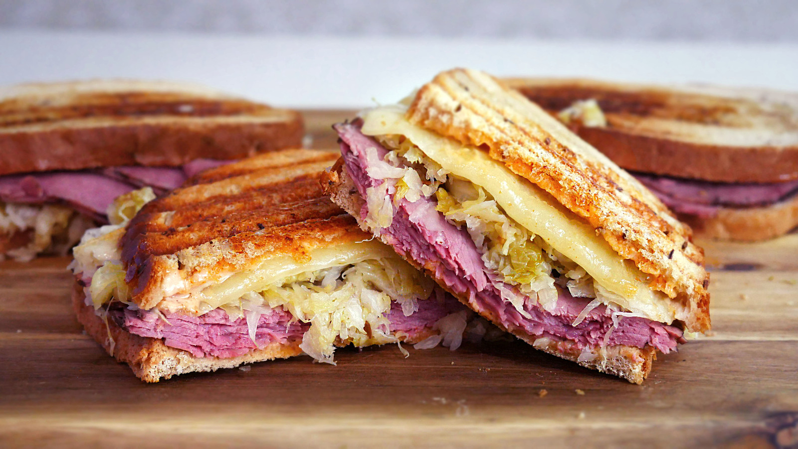 Знаменитый сэндвич «Рубен»: рецепт, история и легенды