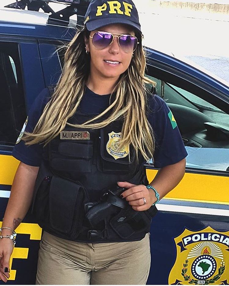 Supermodel policewoman patrolling the streets of Rio de Janeiro - Rio de Janeiro, Brazil, Police, Models, Girls, Beautiful girl, Longpost