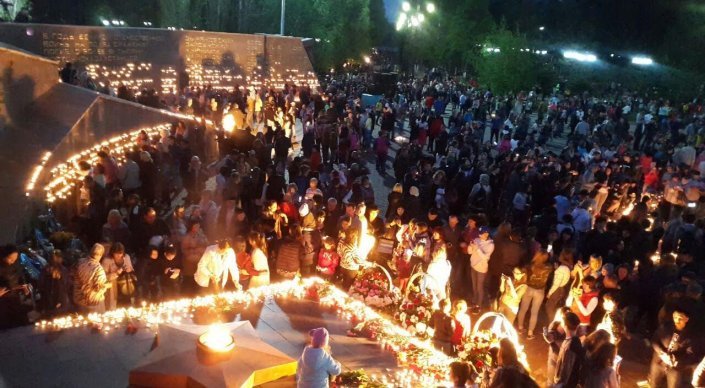 Memorial of Glory in Ust-Kamenogorsk lit up by thousands of lights - Kazakhstan, Ust-Kamenogorsk, May 9, Longpost, May 9 - Victory Day