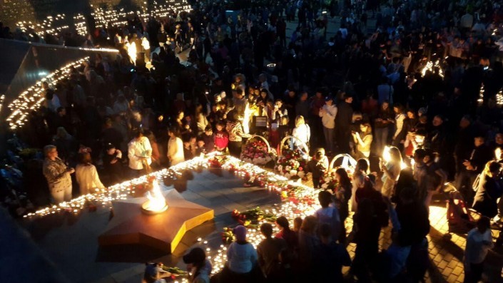 Memorial of Glory in Ust-Kamenogorsk lit up by thousands of lights - Kazakhstan, Ust-Kamenogorsk, May 9, Longpost, May 9 - Victory Day