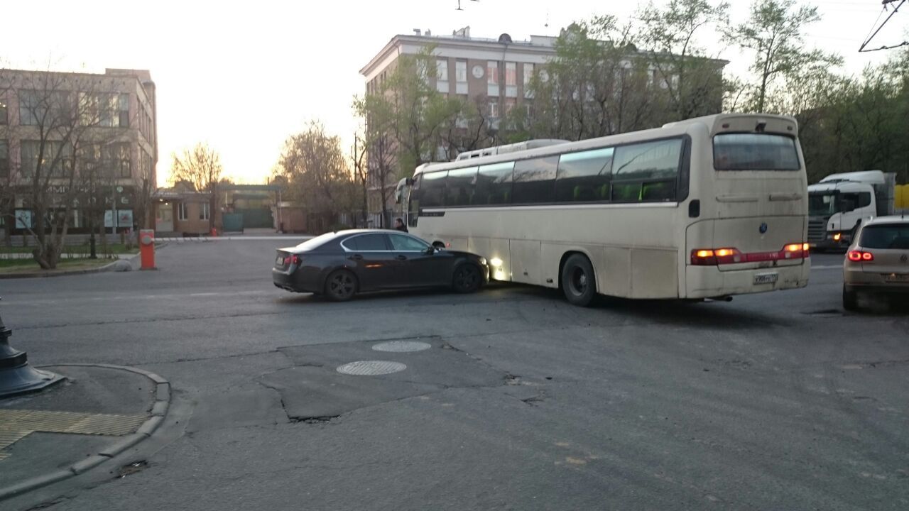 В чем причина пробки? - Моё, Пробки, Ленинградский проспект, Автобус, Как так?, Как?