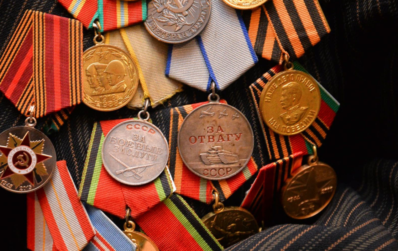 Медаль Победы 9 мая орден. Фон для орденов. Юбилейные медали ко Дню Победы. Орден 9 мая