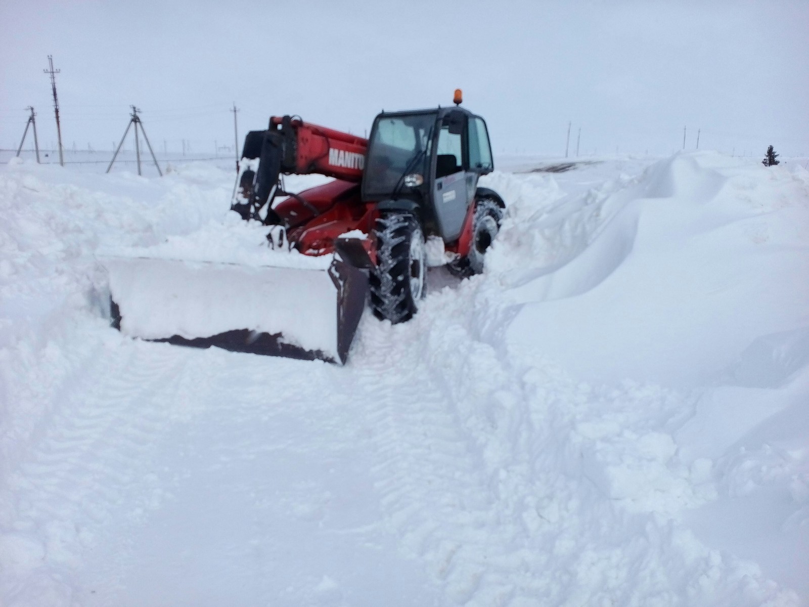 Somewhere in Russia... May 14, 2017. - My, Snow, , Manitou, Nao, Longpost, May