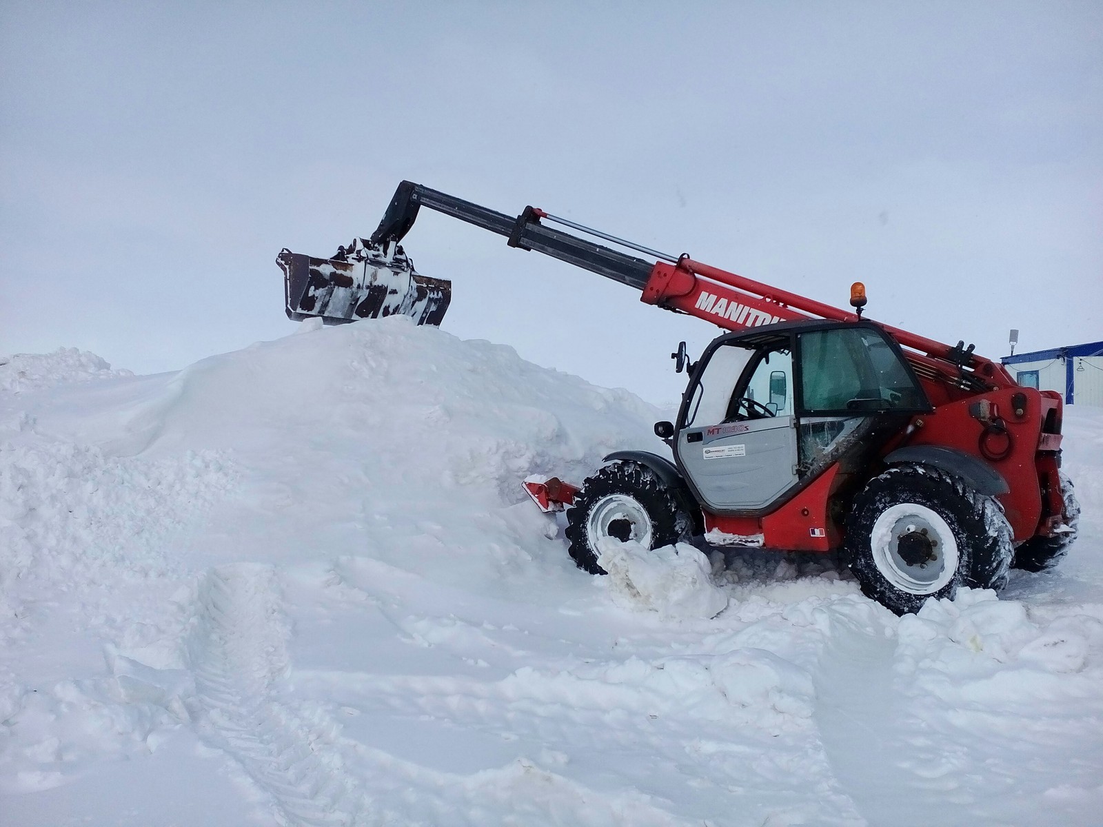 Somewhere in Russia... May 14, 2017. - My, Snow, , Manitou, Nao, Longpost, May