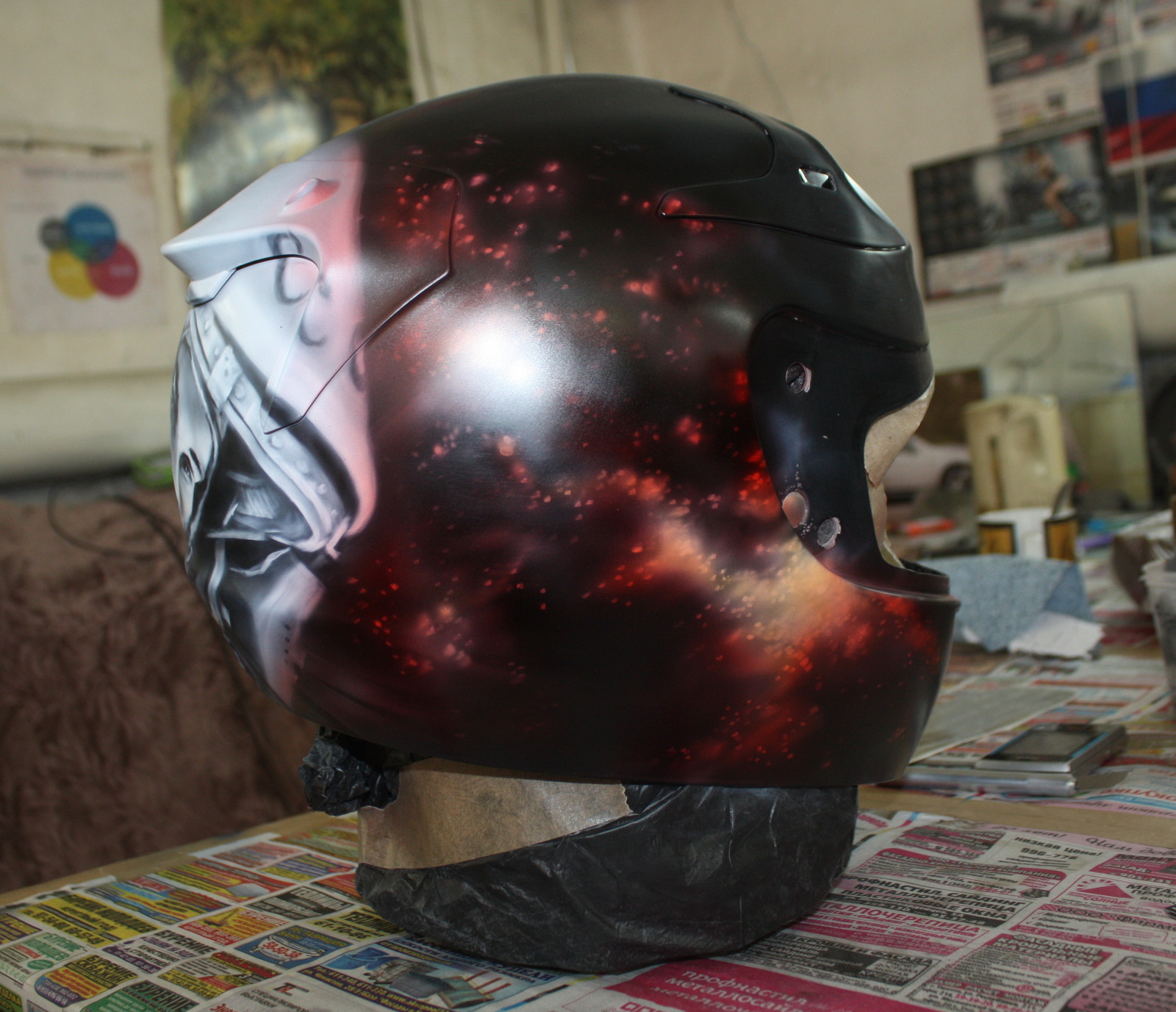 Airbrushing on HJC motorcycle helmet. - My, Airbrushing, Airbrushing on the helmet, Yuri Gagarin, Airbrushing72, Tyumen, Tyumenaero, Tyumenaero, Longpost